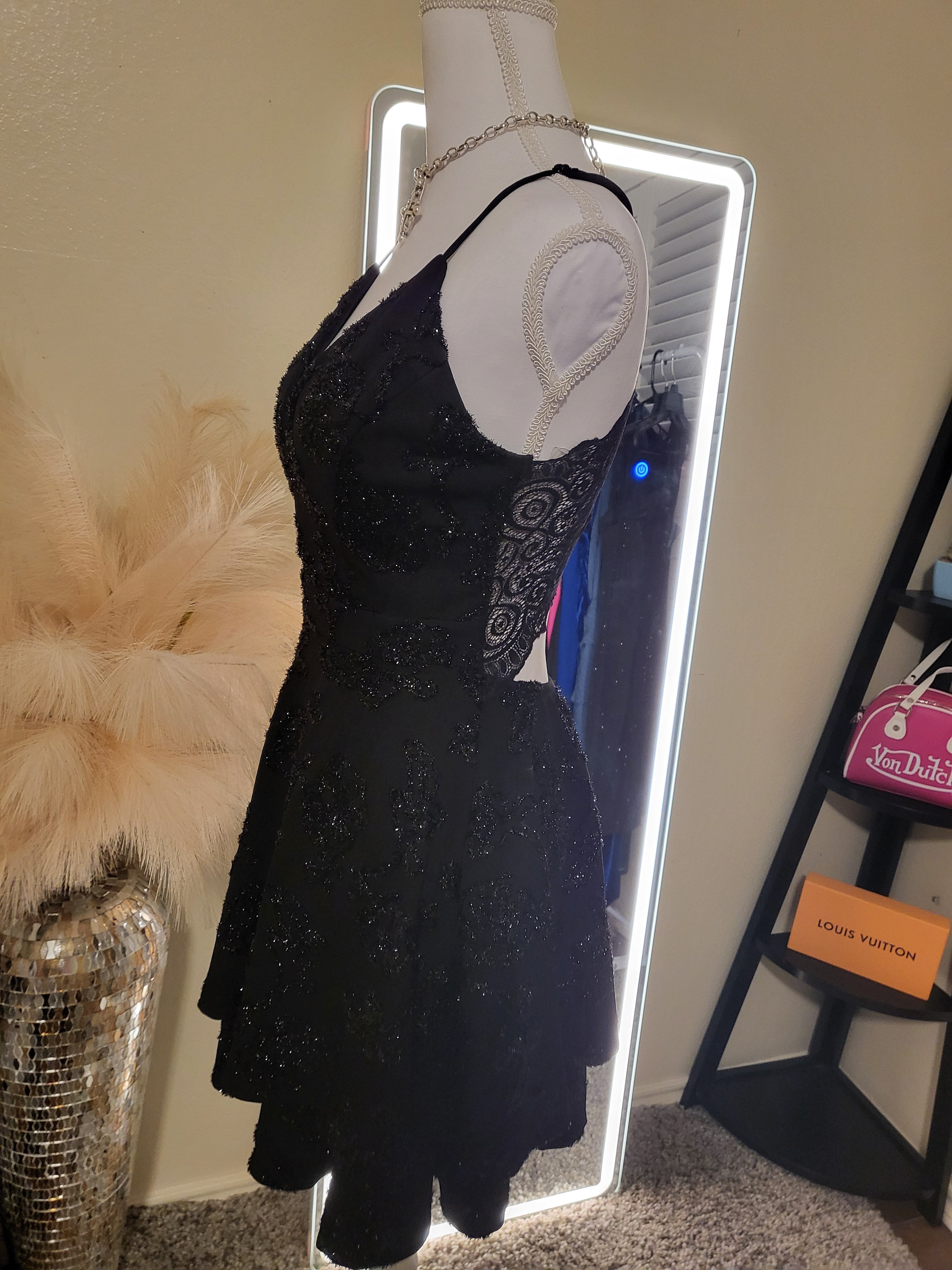 Flowy Black Shimmer Sensation