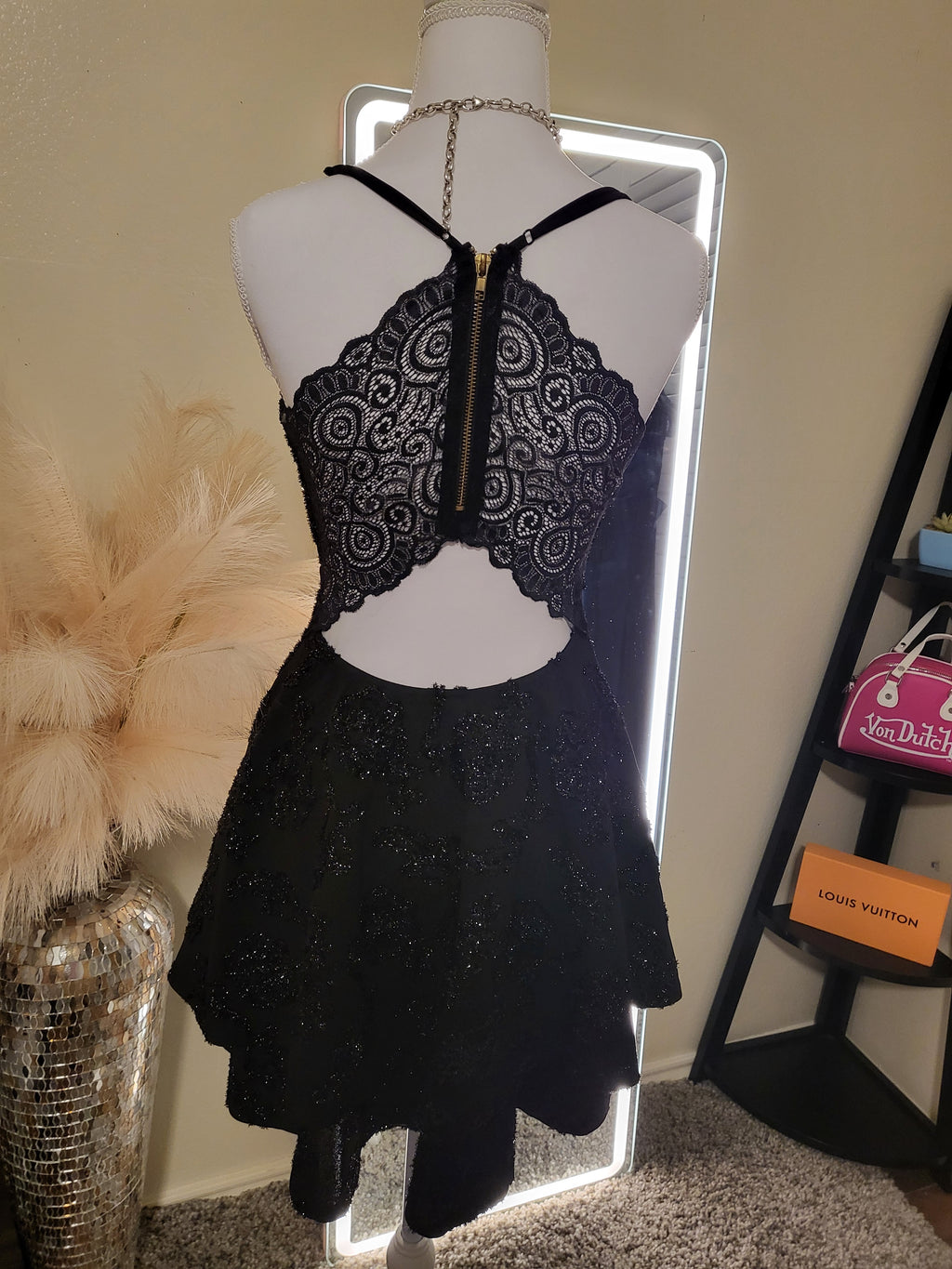 Flowy Black Shimmer Sensation