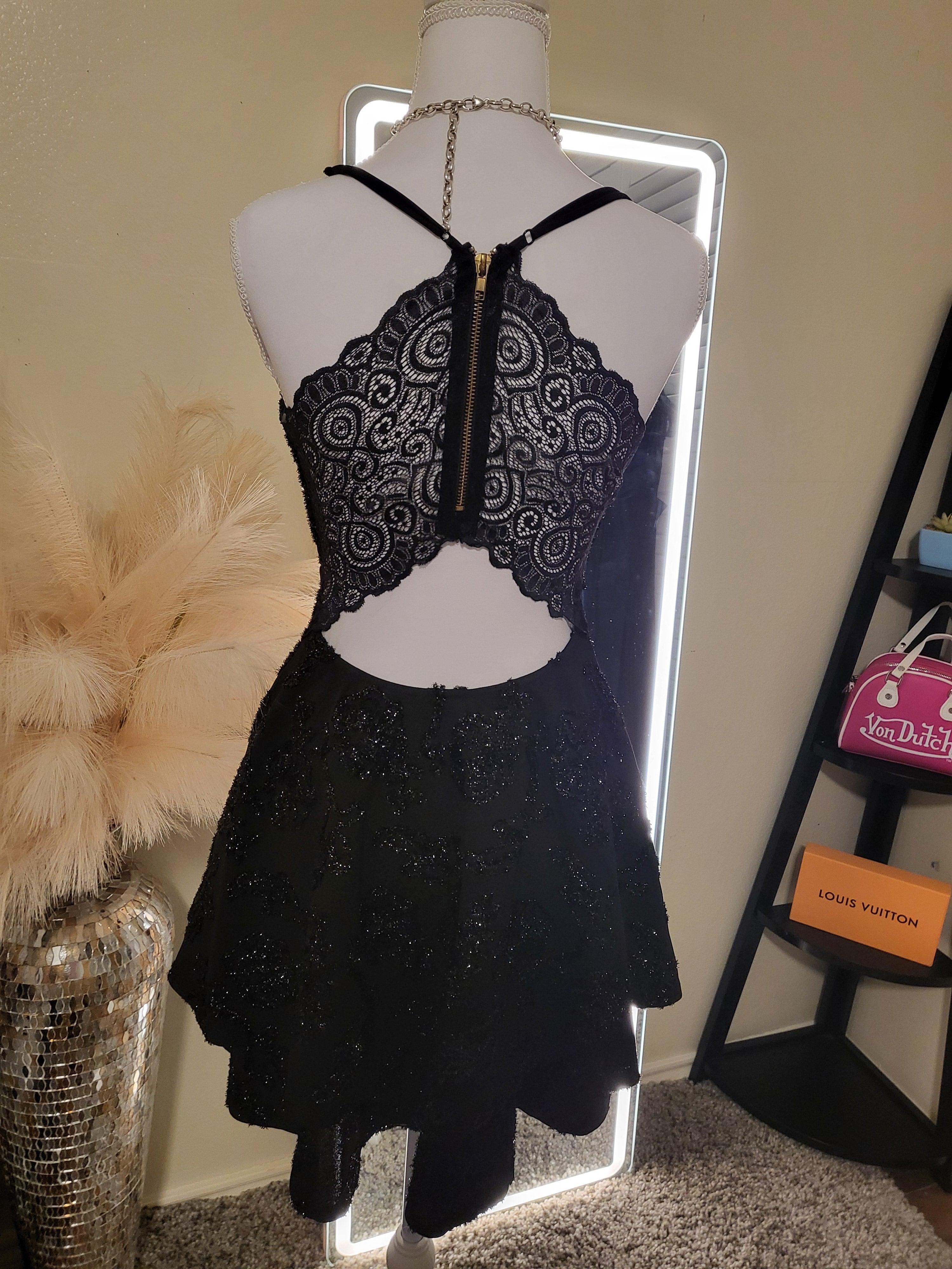 Flowy Black Shimmer Sensation